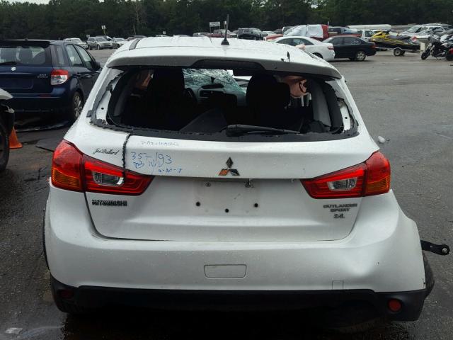 JA4AP3AW2GZ051214 - 2016 MITSUBISHI OUTLANDER WHITE photo 9