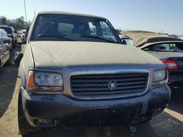 1GYEK13R0YR160204 - 2000 CADILLAC ESCALADE BEIGE photo 9