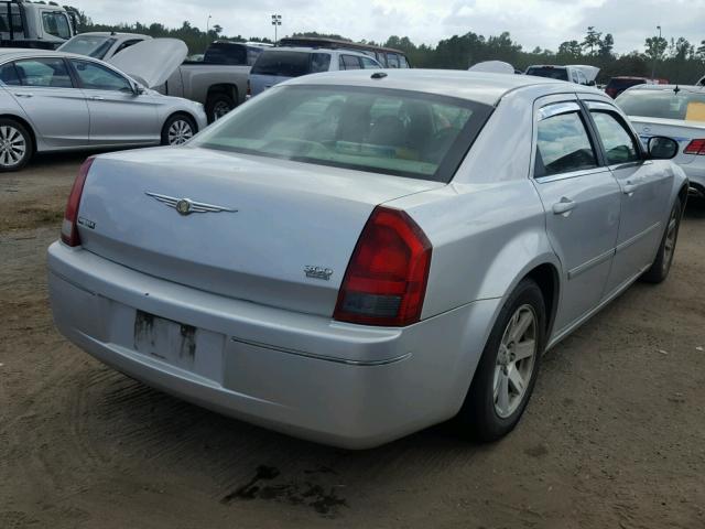 2C3KA53G37H629631 - 2007 CHRYSLER 300 TOURIN SILVER photo 4