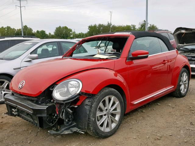3VW517AT9HM813136 - 2017 VOLKSWAGEN BEETLE S/S RED photo 2