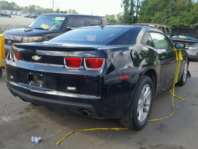 2G1FA1E30D9226334 - 2013 CHEVROLET CAMARO LS BLACK photo 4