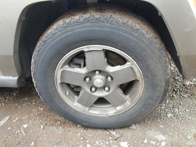 1J8HG48N56C189024 - 2006 JEEP COMMANDER GOLD photo 9