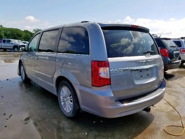 2C4RC1GG6DR645867 - 2013 CHRYSLER TOWN & COU SILVER photo 3