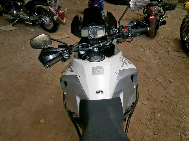 VBKV59405GM938115 - 2016 KTM 1290 SUPER WHITE photo 5