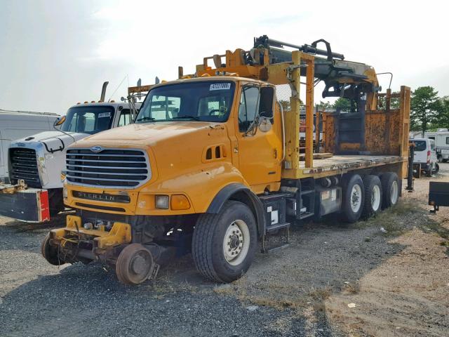 2FZHAZAS64AM90381 - 2004 STERLING TRUCK LT 9500 YELLOW photo 2