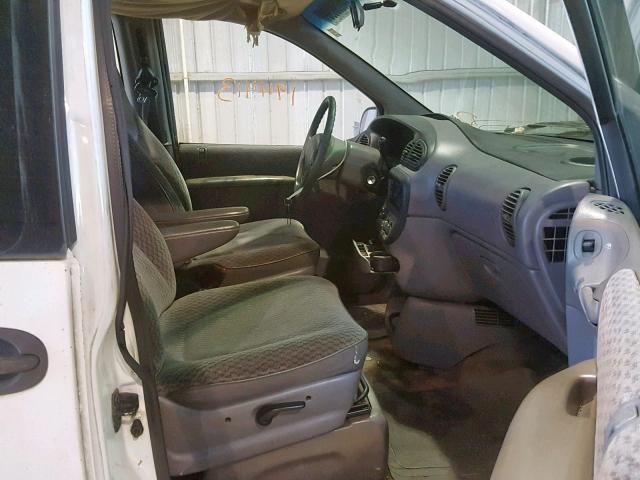 2B4GP25G3YR843636 - 2000 DODGE CARAVAN WHITE photo 5