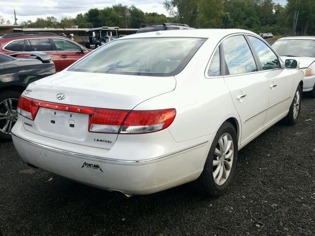 KMHFC46F08A255852 - 2008 HYUNDAI AZERA SE WHITE photo 4