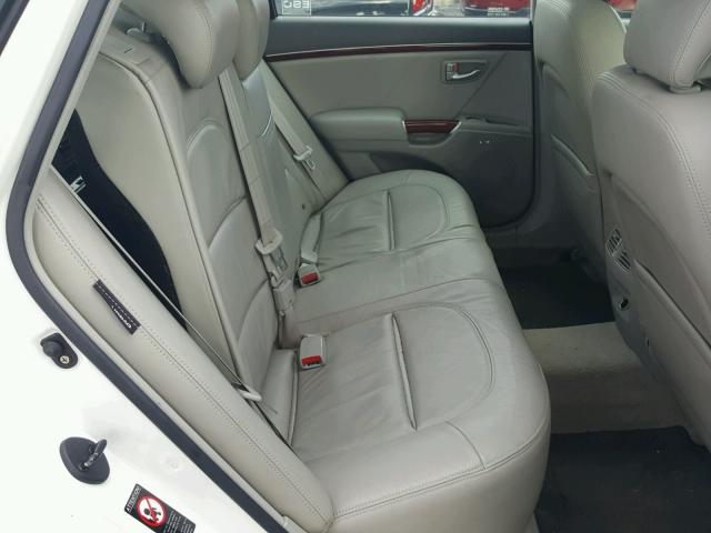 KMHFC46F08A255852 - 2008 HYUNDAI AZERA SE WHITE photo 6