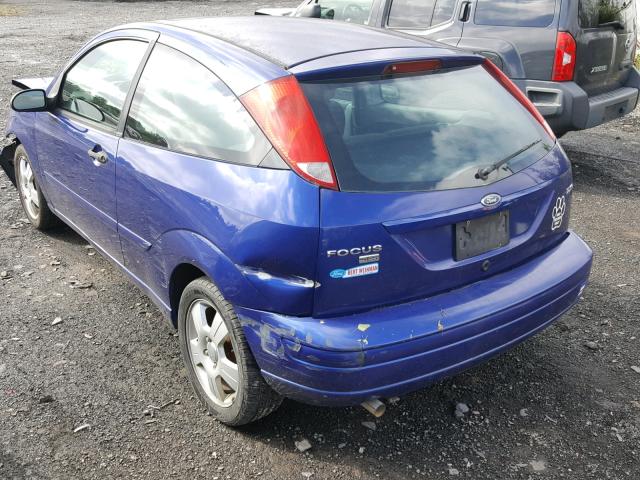 3FAHP31N55R115068 - 2005 FORD FOCUS ZX3 BLUE photo 3