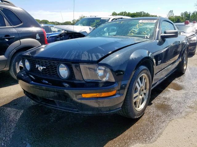 1ZVHT82H655114751 - 2005 FORD MUSTANG GT BLACK photo 2