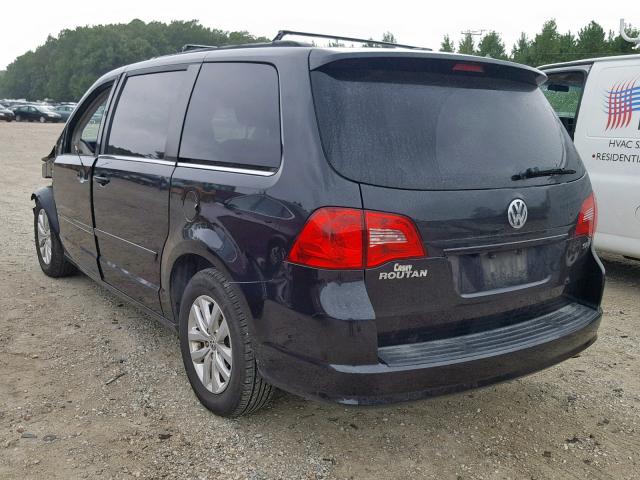 2C4RVABG9CR240442 - 2012 VOLKSWAGEN ROUTAN SE BLACK photo 3