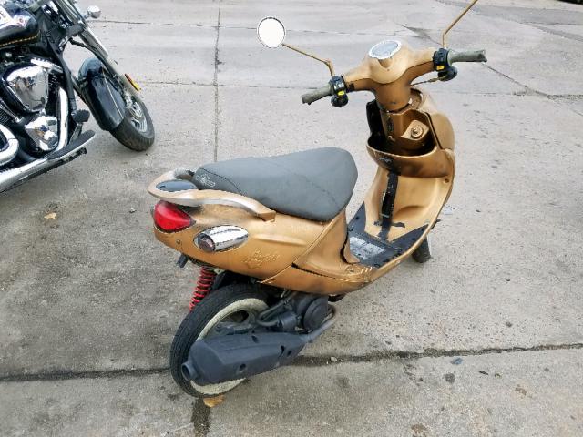 RFVPAP5A8E1116107 - 2014 BUDD 45X96 SCOOTER GOLD photo 4