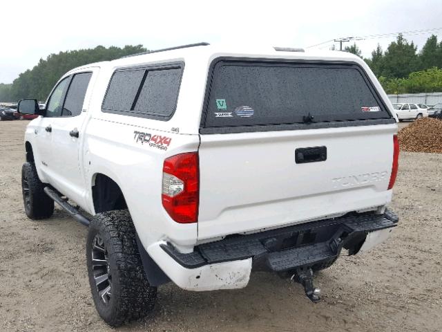 5TFDY5F1XHX591710 - 2017 TOYOTA TUNDRA CRE WHITE photo 3