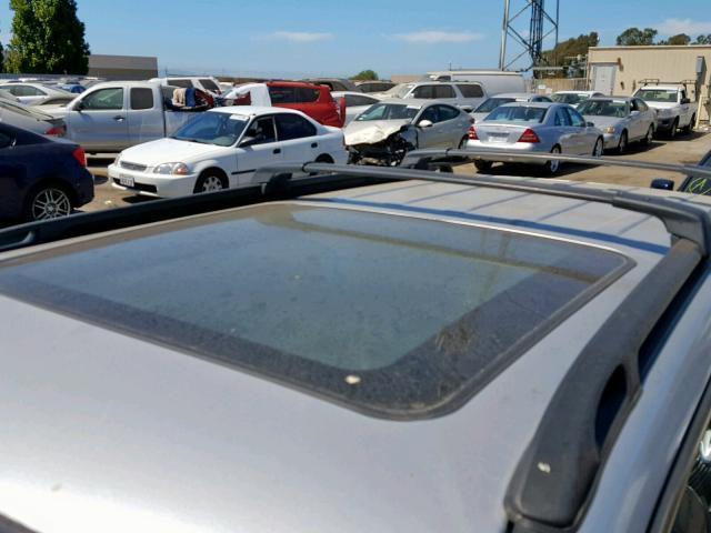 JF1SF65672H712586 - 2002 SUBARU FORESTER S 银色 照片 9