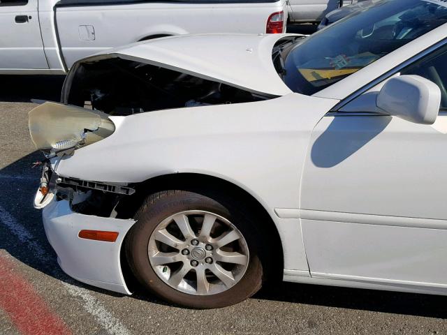 JTHBF30G736002656 - 2003 LEXUS ES 300 WHITE photo 9