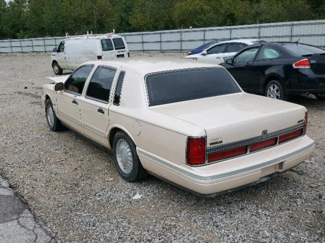 1LNLM83W6SY694774 - 1995 LINCOLN TOWN CAR C CREAM photo 3