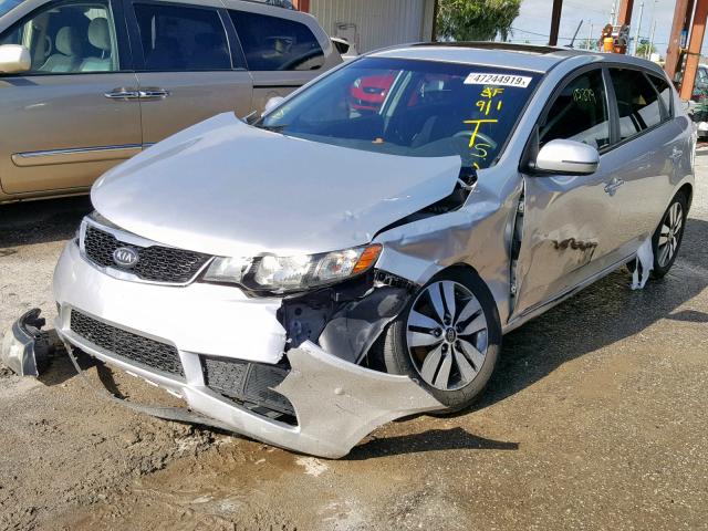 KNAFU5A28D5657100 - 2013 KIA FORTE EX SILVER photo 2