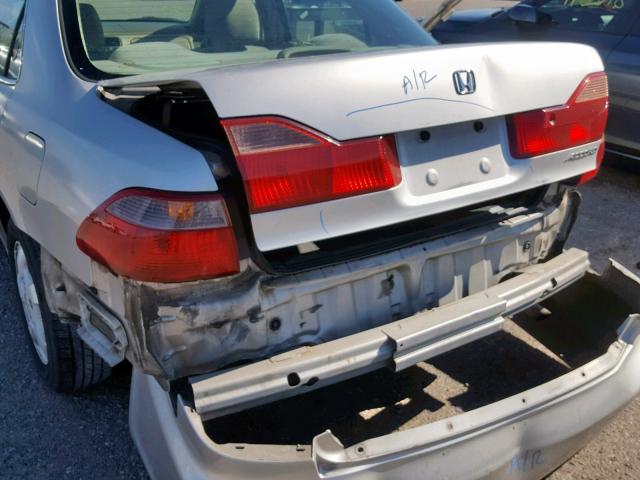 1HGCG5652WA228613 - 1998 HONDA ACCORD EX SILVER photo 9