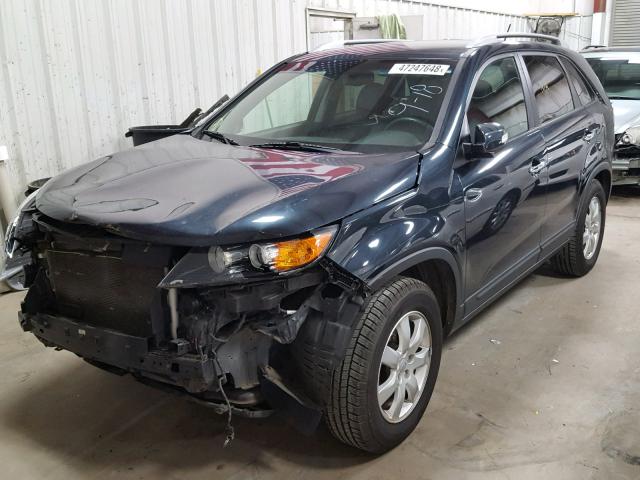 5XYKT4A61DG367273 - 2013 KIA SORENTO LX BLUE photo 2