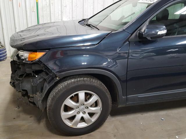 5XYKT4A61DG367273 - 2013 KIA SORENTO LX BLUE photo 9