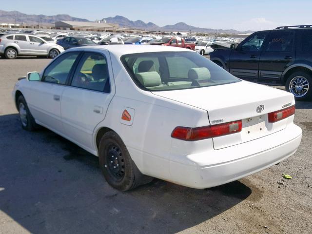 4T1BG22K6WU829604 - 1998 TOYOTA CAMRY CE WHITE photo 3