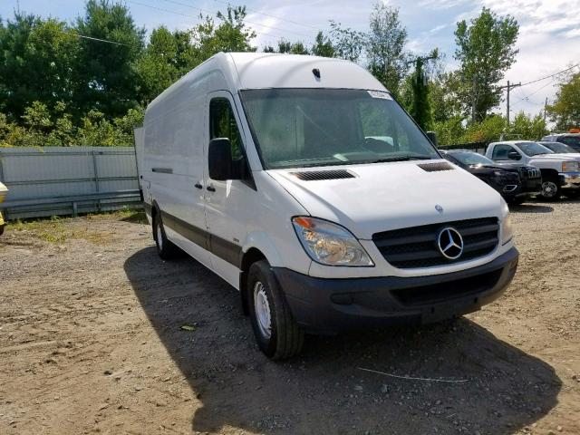 WD3PE8CB9B5601127 - 2011 MERCEDES-BENZ SPRINTER 2 WHITE photo 1