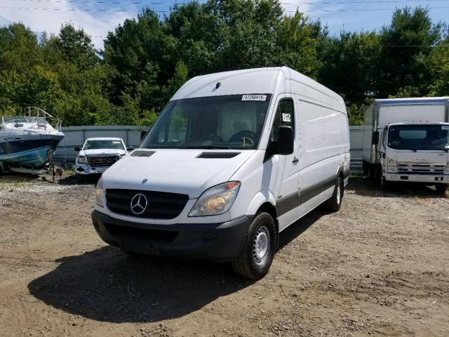 WD3PE8CB9B5601127 - 2011 MERCEDES-BENZ SPRINTER 2 WHITE photo 2