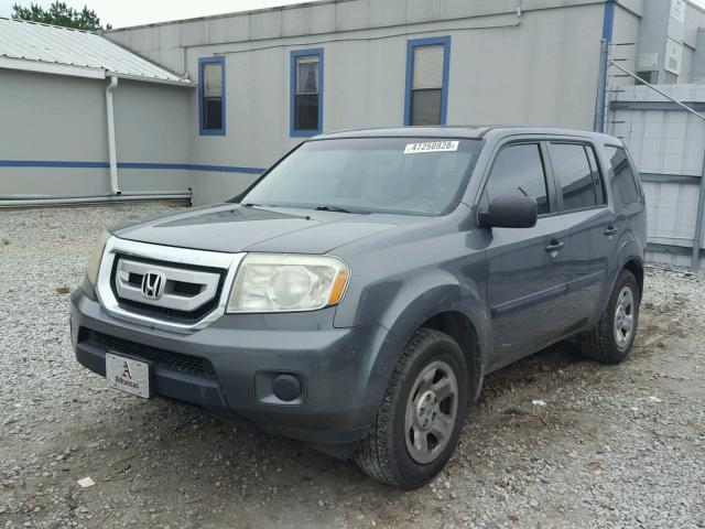 5FNYF38209B019493 - 2009 HONDA PILOT LX GRAY photo 2