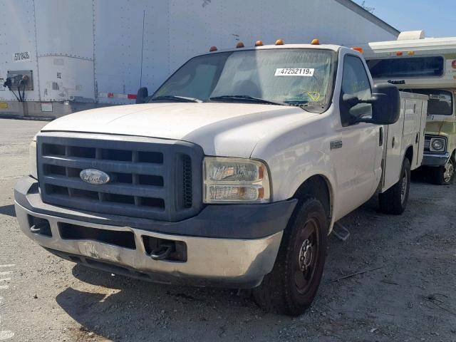 1FDWF34537EB28421 - 2007 FORD F350 SRW S WHITE photo 2