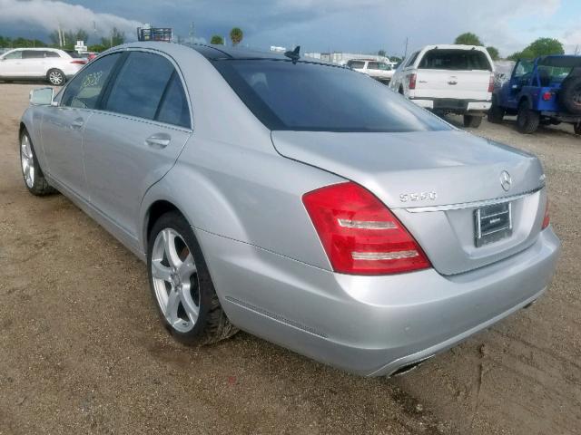WDDNG9EB9DA518405 - 2013 MERCEDES-BENZ S 550 4MAT SILVER photo 3