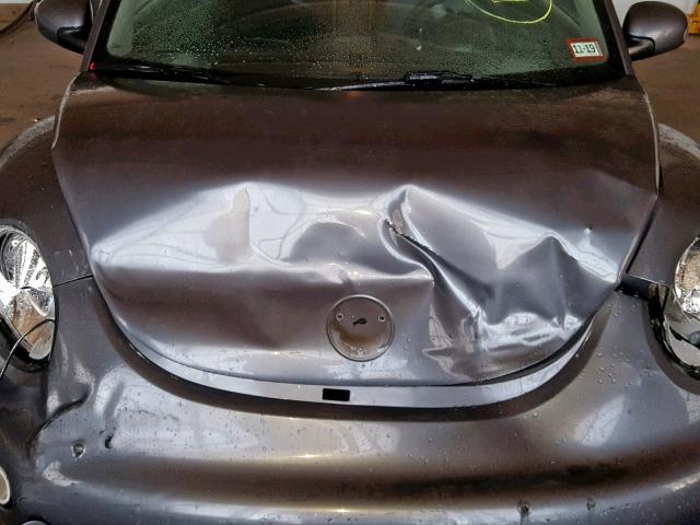 3VWCM31YX5M310780 - 2005 VOLKSWAGEN NEW BEETLE 灰色 照片 7