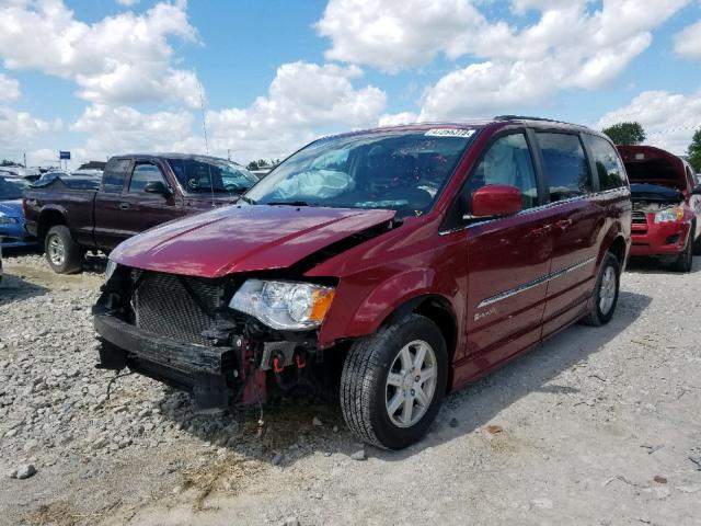 2C4RC1BGXDR657883 - 2013 CHRYSLER TOWN & COU MAROON photo 2