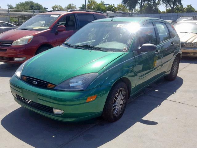 3FAFP37383R107444 - 2003 FORD FOCUS ZX5 GREEN photo 2