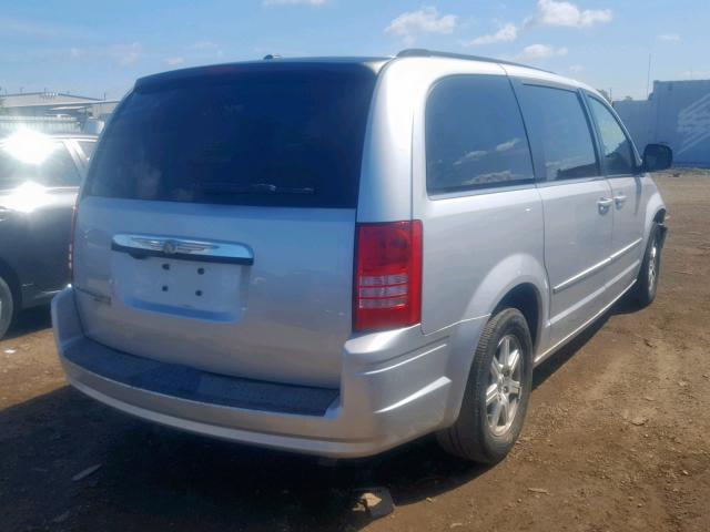 2A8HR54PX8R731929 - 2008 CHRYSLER TOWN & COU SILVER photo 4