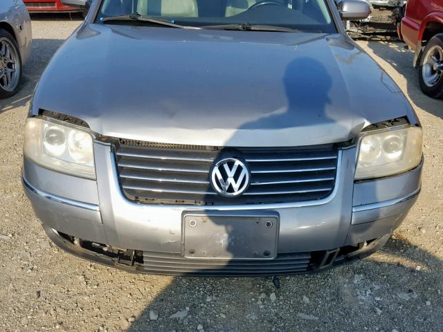 WVWRH63B33P198990 - 2003 VOLKSWAGEN PASSAT GLX SILVER photo 9