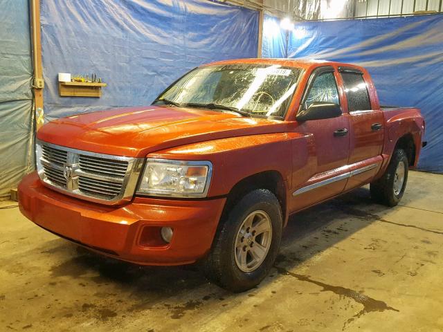 1D7HW58N88S637027 - 2008 DODGE DAKOTA QUA ORANGE photo 2