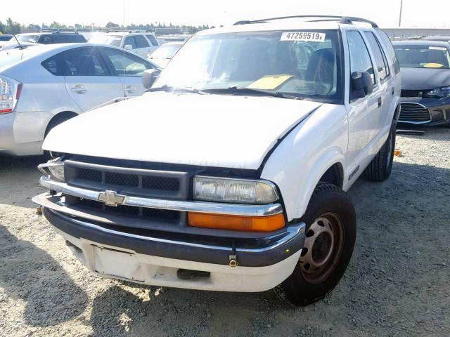 1GNDT13W01K223098 - 2001 CHEVROLET BLAZER WHITE photo 2