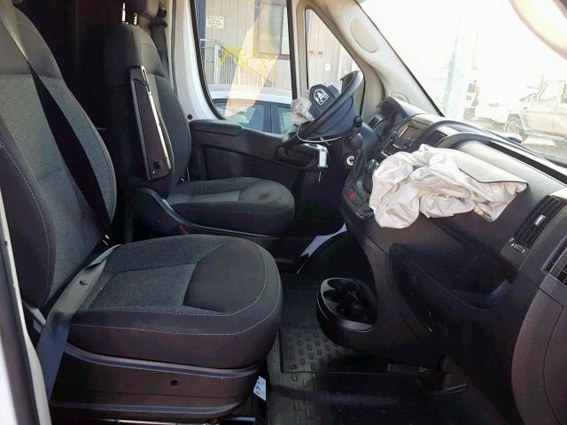 3C6TRVCG1JE138655 - 2018 RAM PROMASTER 白色 照片 5