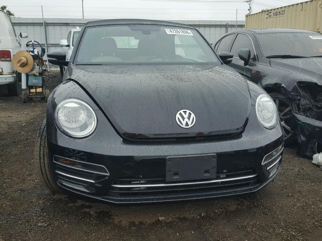 3VW517ATXHM824081 - 2017 VOLKSWAGEN BEETLE S/S BLACK photo 10