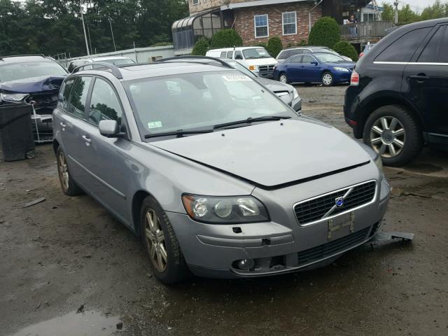 YV1MW682352052785 - 2005 VOLVO V50 T5 GRAY photo 1