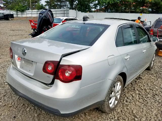 3VWRX7AJ9AM019533 - 2010 VOLKSWAGEN JETTA SE SILVER photo 4