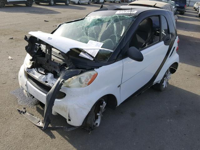 WMEEJ31XX8K138856 - 2008 SMART FORTWO PUR WHITE photo 2