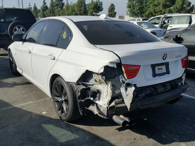 WBAPH53559A436634 - 2009 BMW 328 I SULE WHITE photo 3