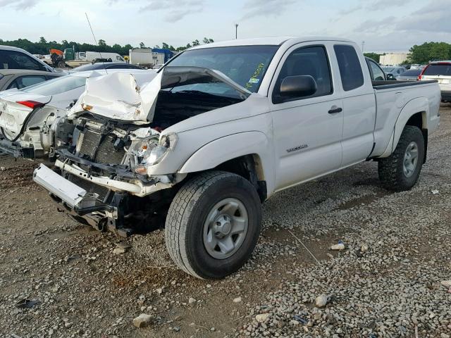 5TFTX4GN4DX015616 - 2013 TOYOTA TACOMA PRE WHITE photo 2