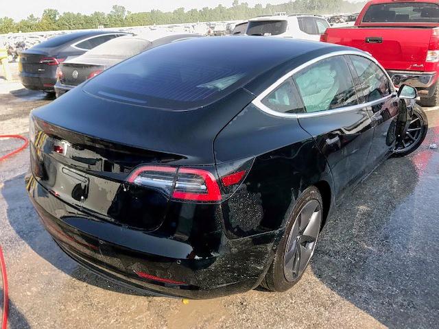 5YJ3E1EAXJF166020 - 2018 TESLA MODEL 3 BLACK photo 4