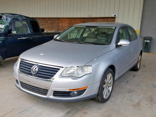 WVWJK7AN2AP035648 - 2010 VOLKSWAGEN PASSAT KOM SILVER photo 2