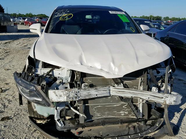 2LMTJ6LR5GBL41216 - 2016 LINCOLN MKX RESERV WHITE photo 9