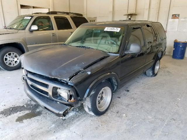 1GNCS13W8T2294728 - 1996 CHEVROLET BLAZER BLACK photo 2