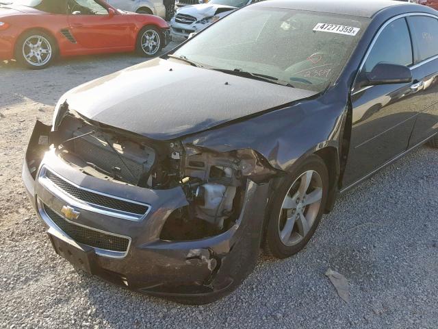 1G1ZC5E03CF252369 - 2012 CHEVROLET MALIBU 1LT Сұр фото 9