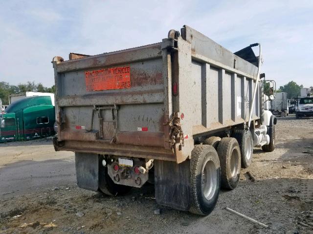 1M2AG10C16M033943 - 2006 MACK 700 CV700 WHITE photo 4